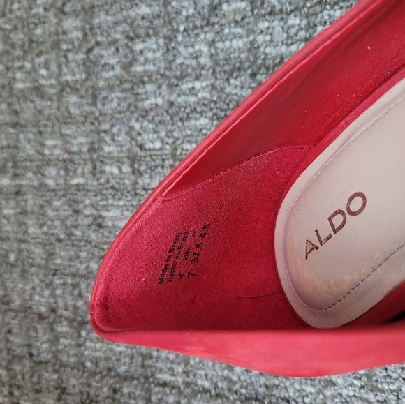 Aldo Red Suede Heels Size 7 - Picture 4 of 5